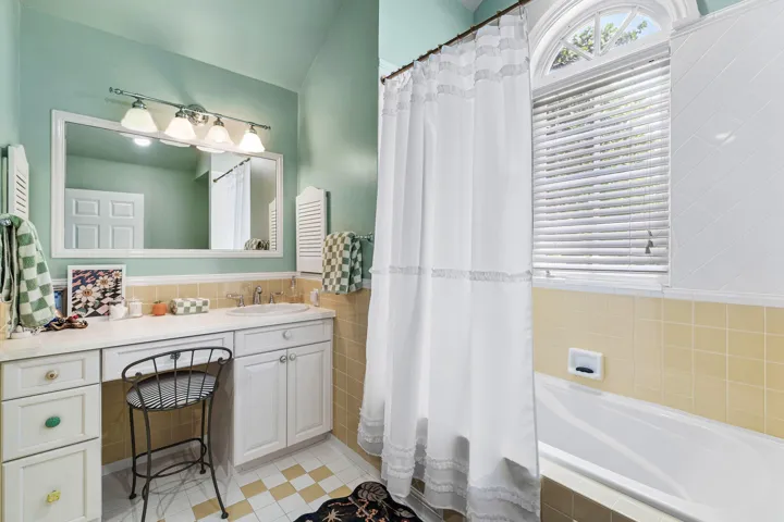 029-477NortheastSpanishCourt-BocaRaton-F