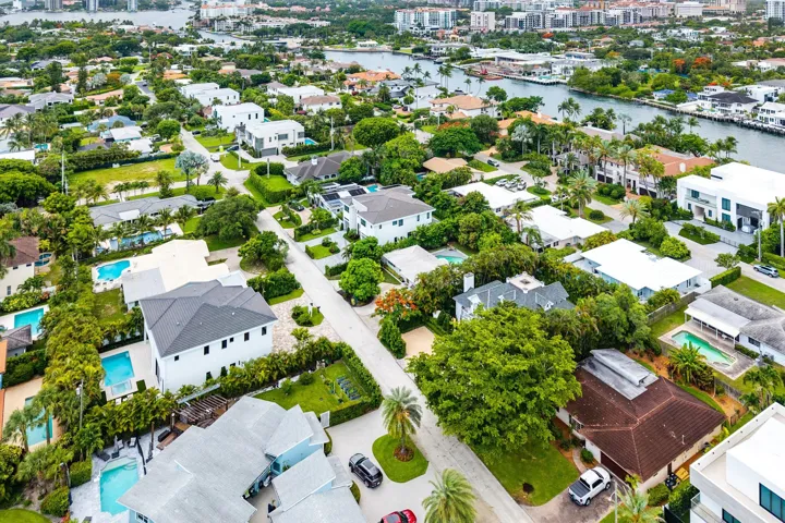 082-477NortheastSpanishCourt-BocaRaton-F