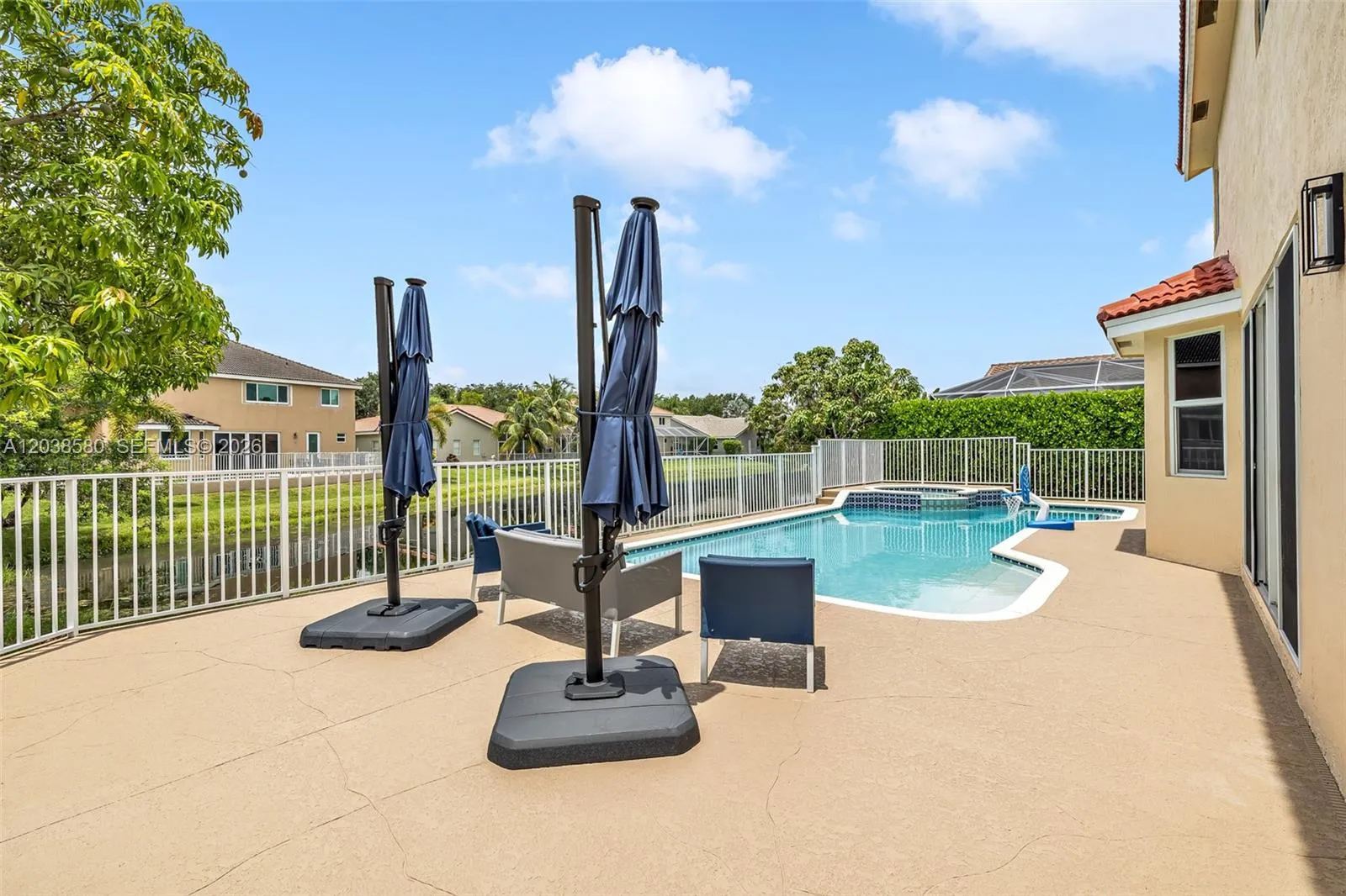 PLENTY OF SPACE TO SUNBATHE