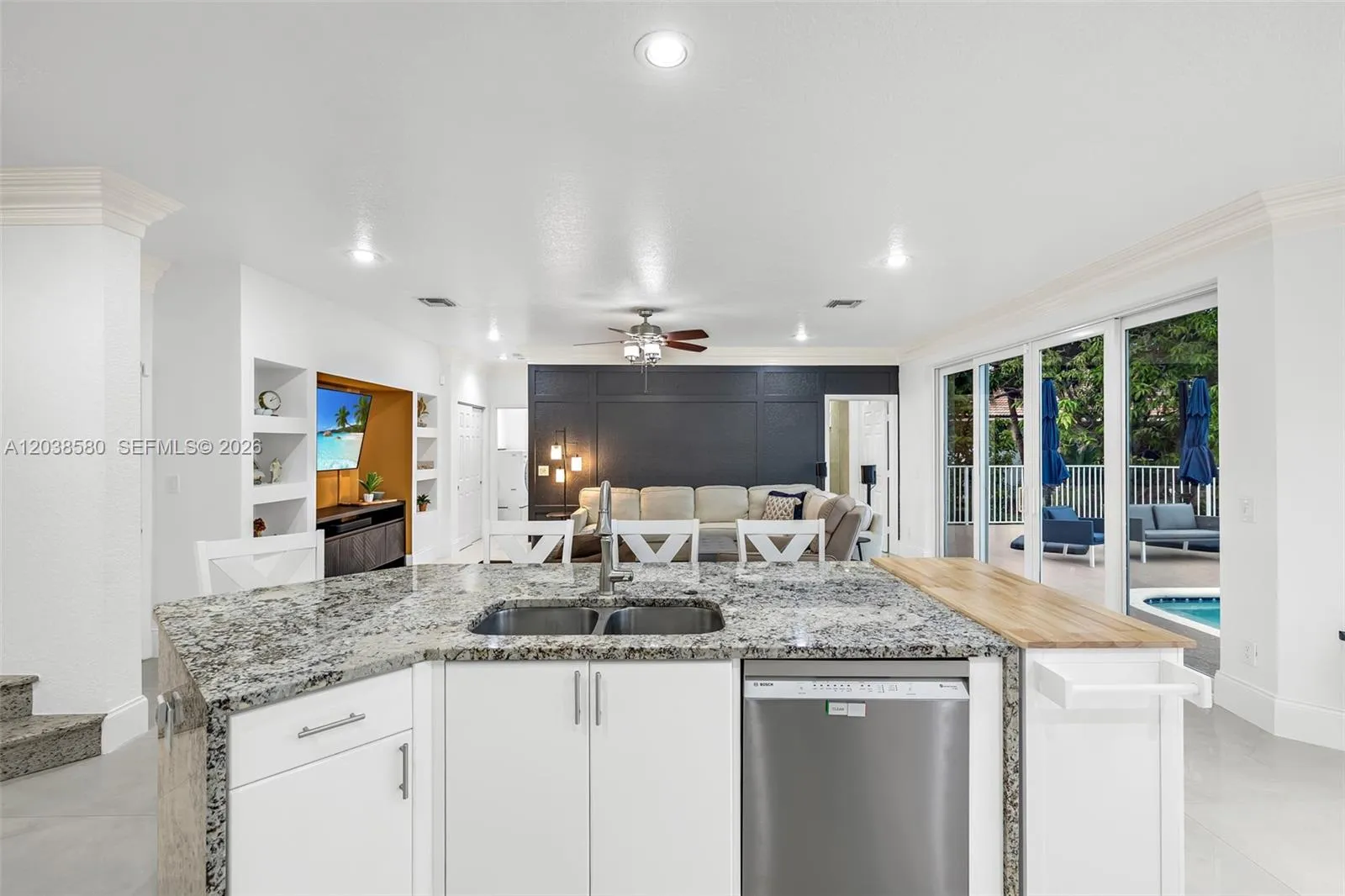OPEN TO FAMILY ROOM