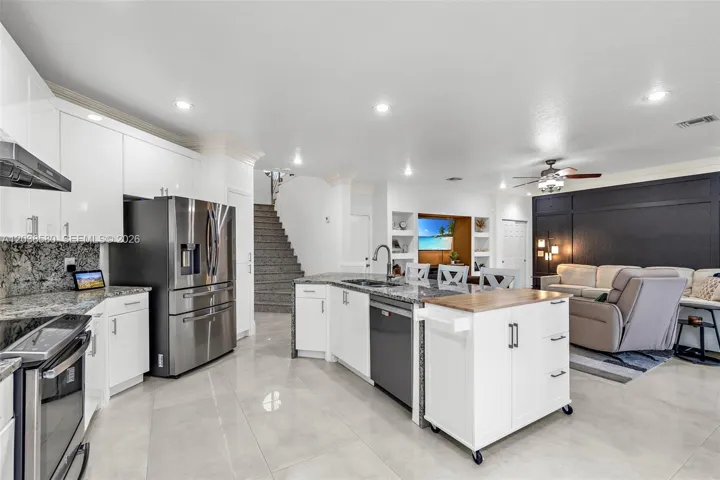 GOURMET KITCHEN