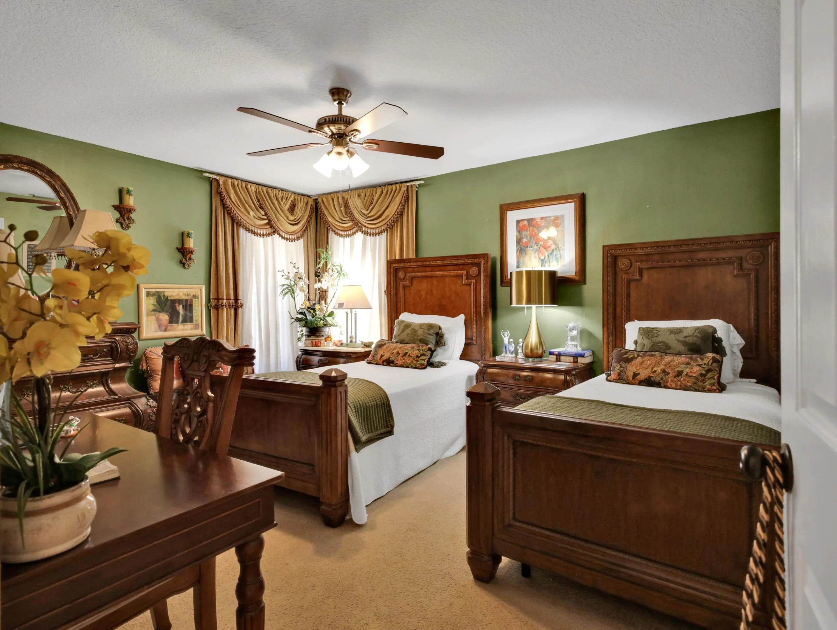 Very large bedroom 2