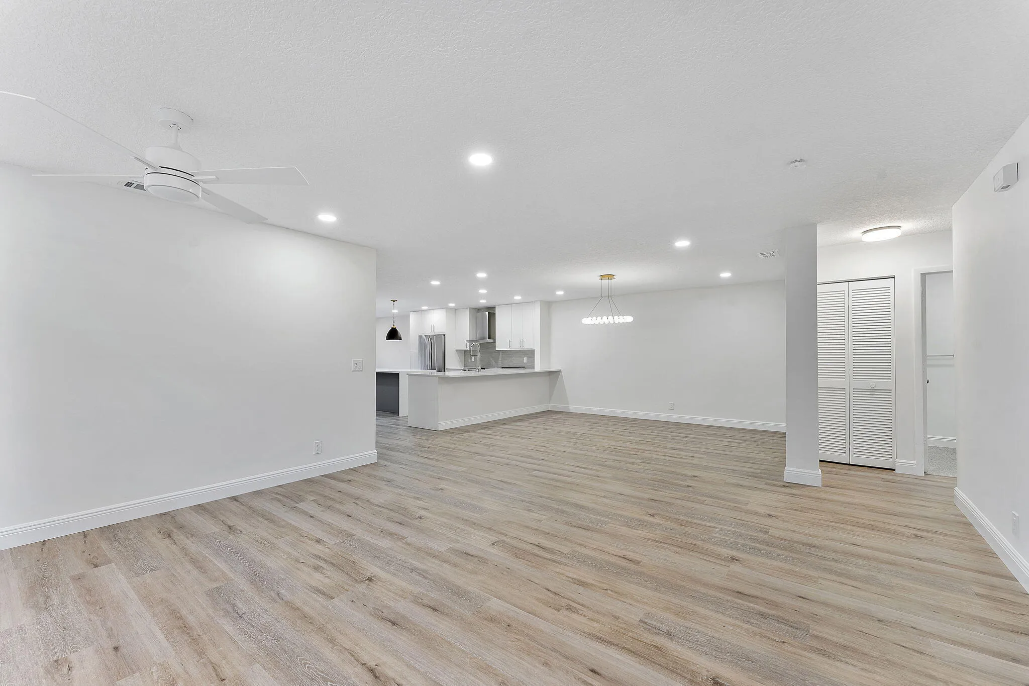 9180 Pine Springs