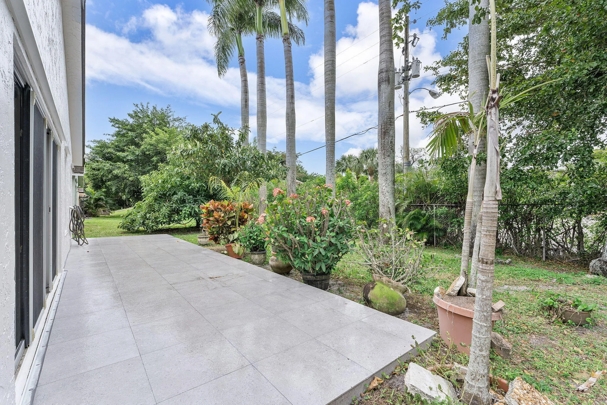 9180 Pine Springs
