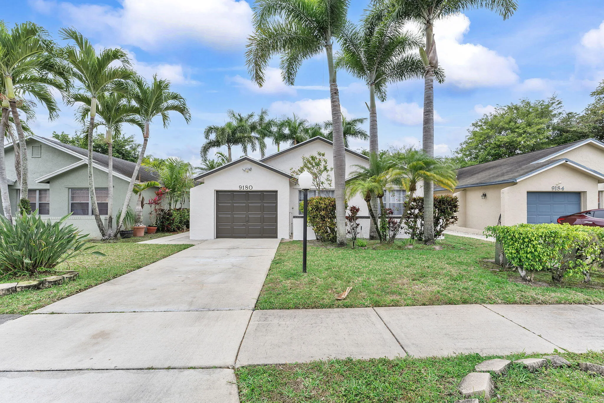 9180 Pine Springs