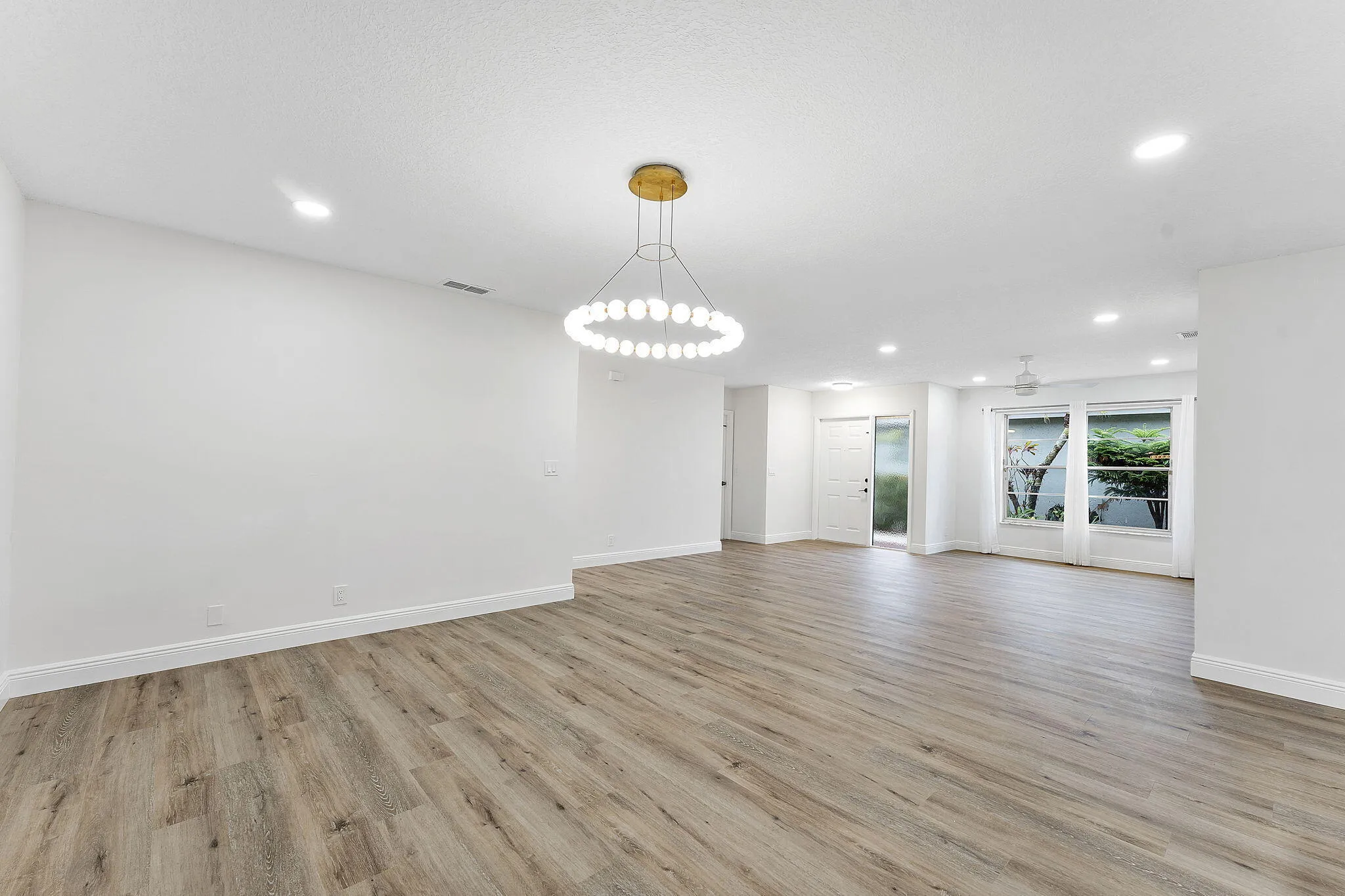 9180 Pine Springs