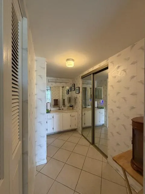 Primary Bath/Dressing Area
