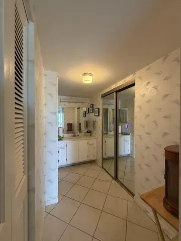 Primary Bath/Dressing Area