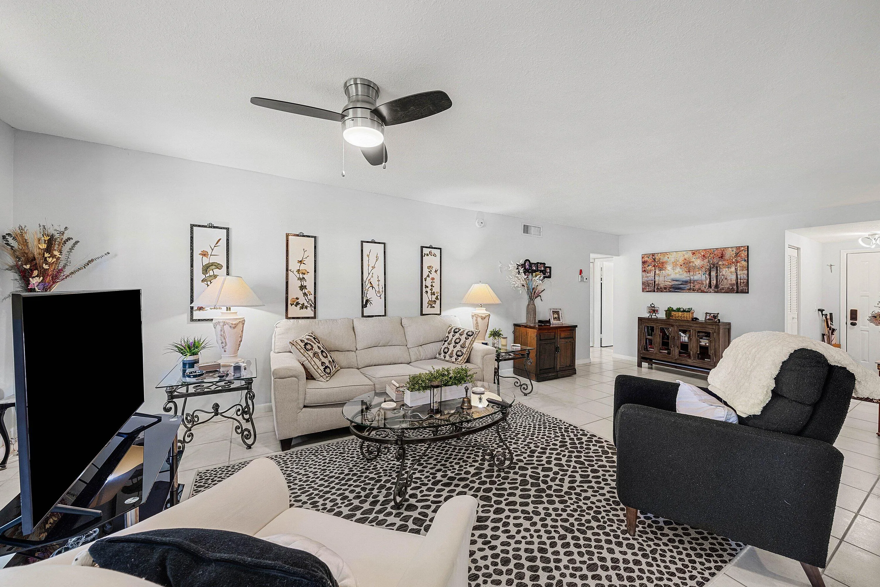 Living room cont. reverse