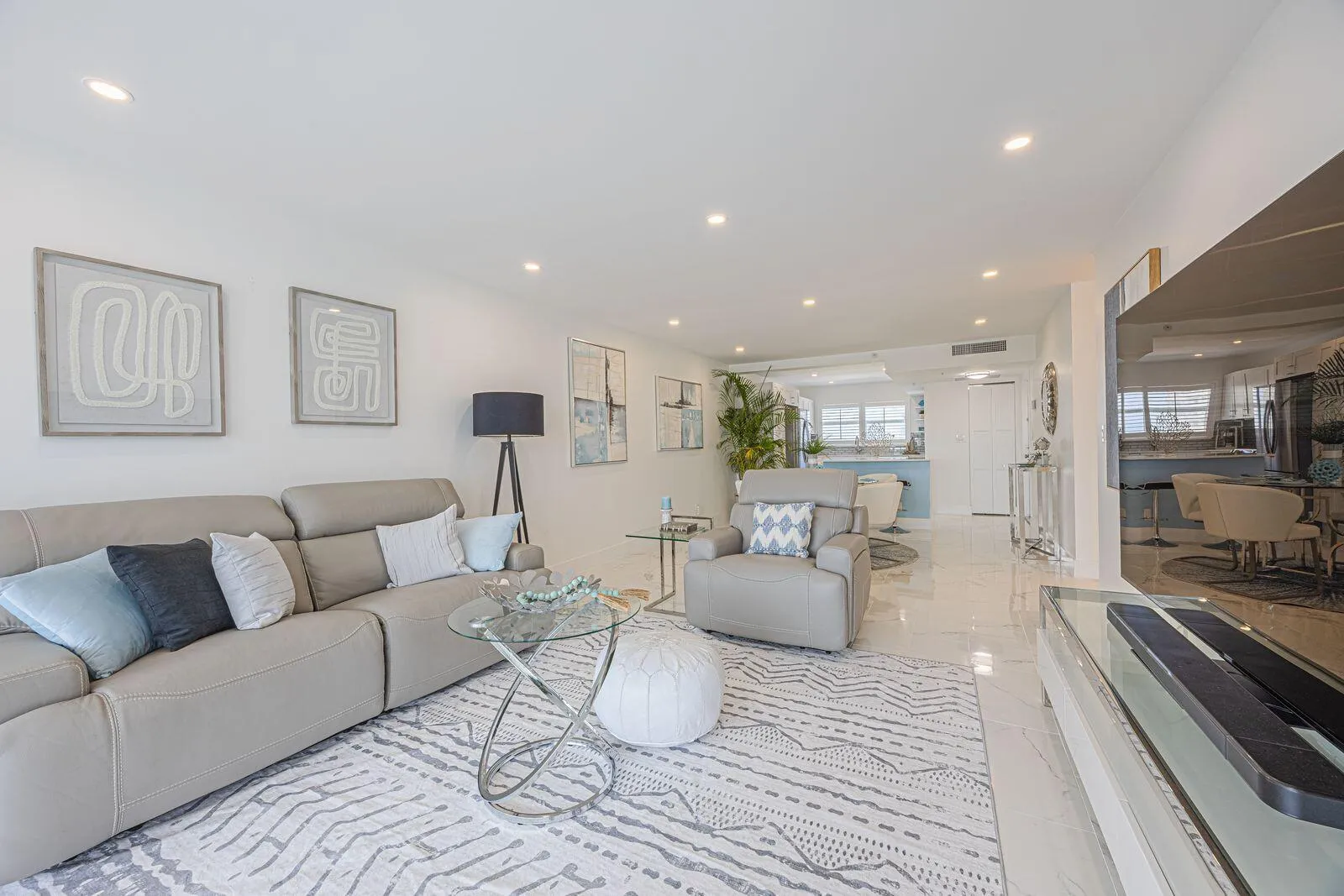 3224 S Ocean #612B (Living Rm7)