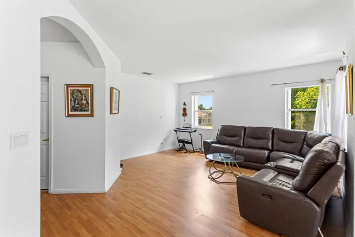 LISTING L1