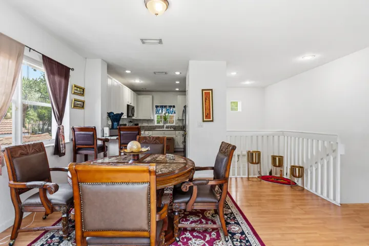 LISTING L3