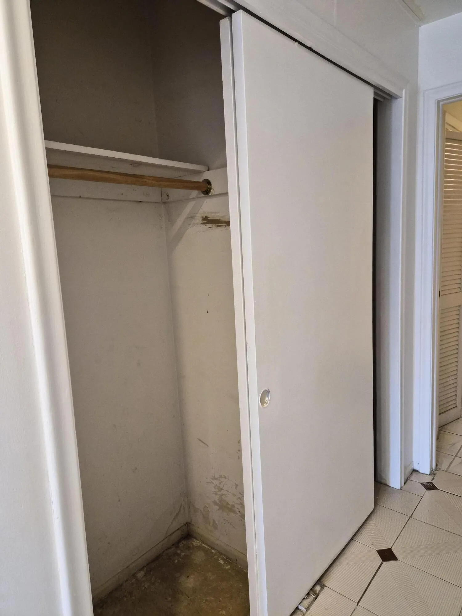 Hallway​​‌​​​​‌​​‌‌​‌‌​​​‌‌​‌​‌​‌​​​‌​​ Closet