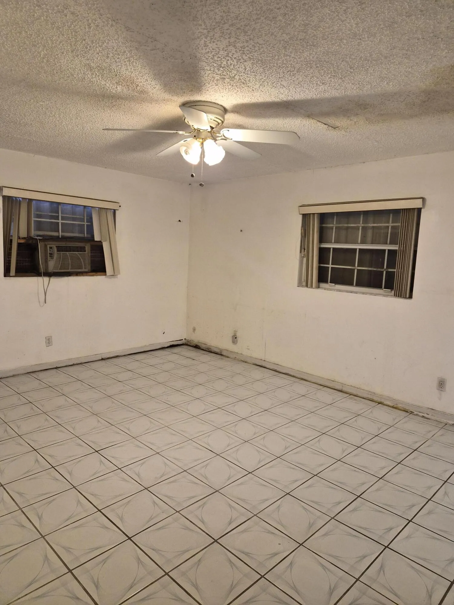 Bedroom 33