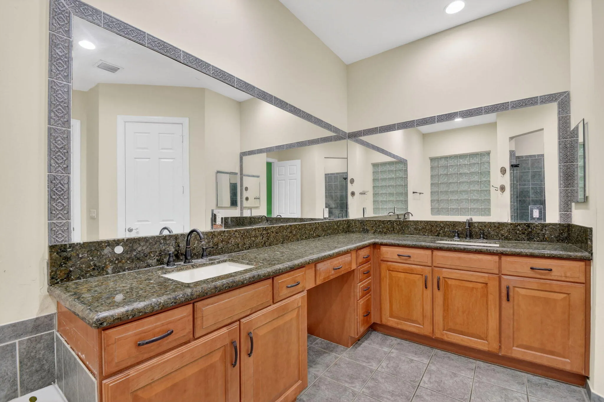 Property photo 44