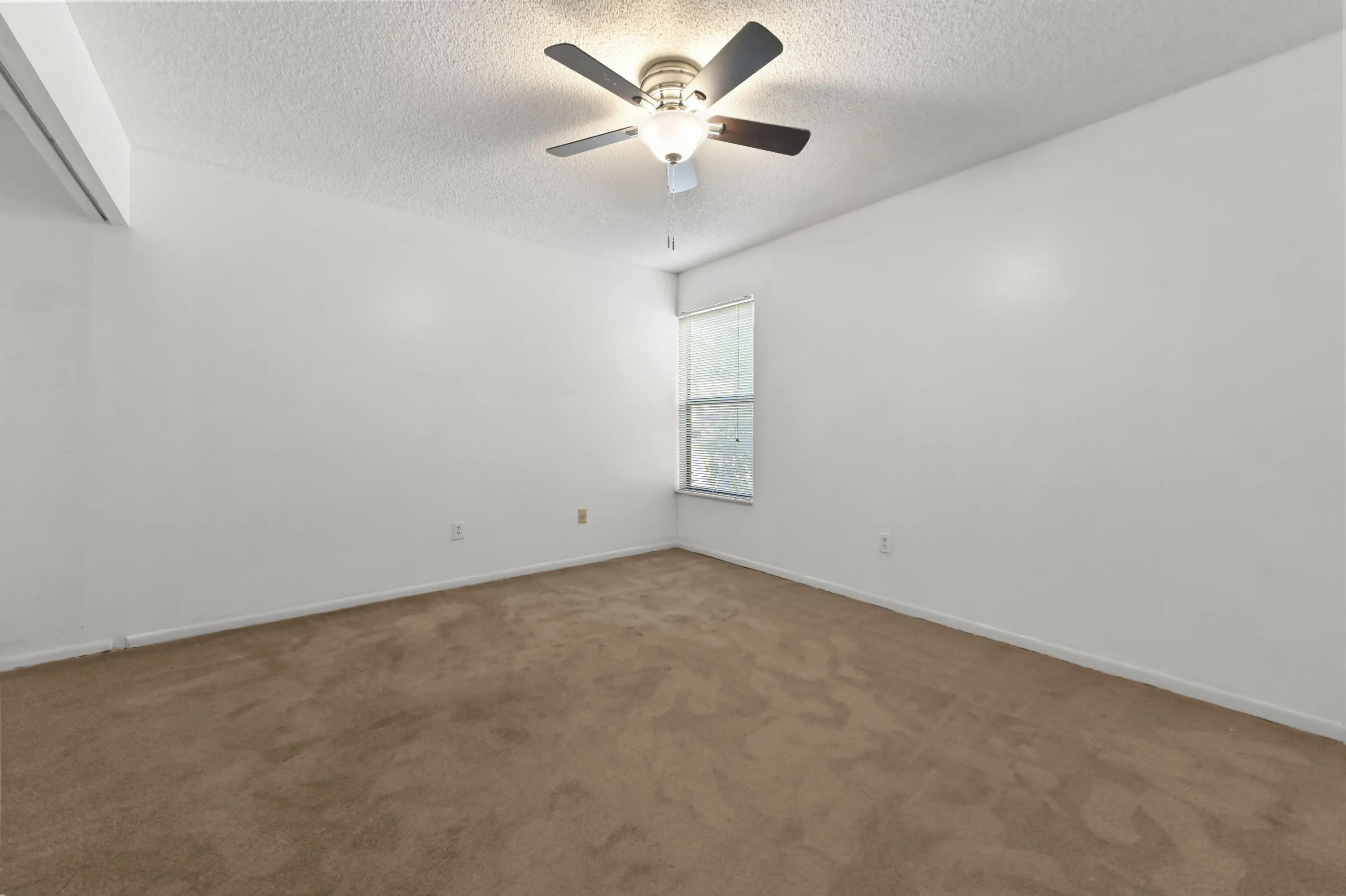 10 Bedroom 01