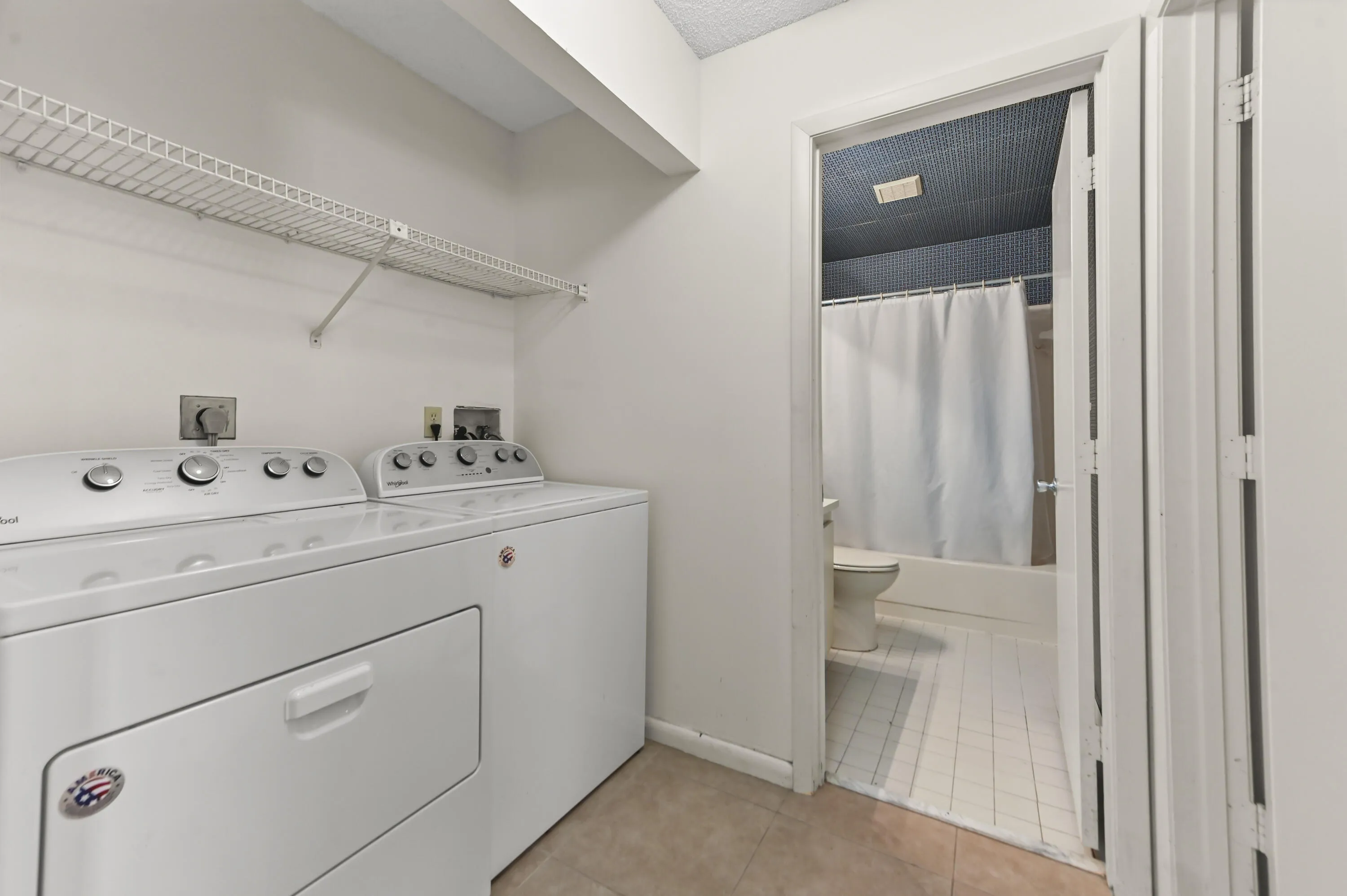 07 Laundry Room 01