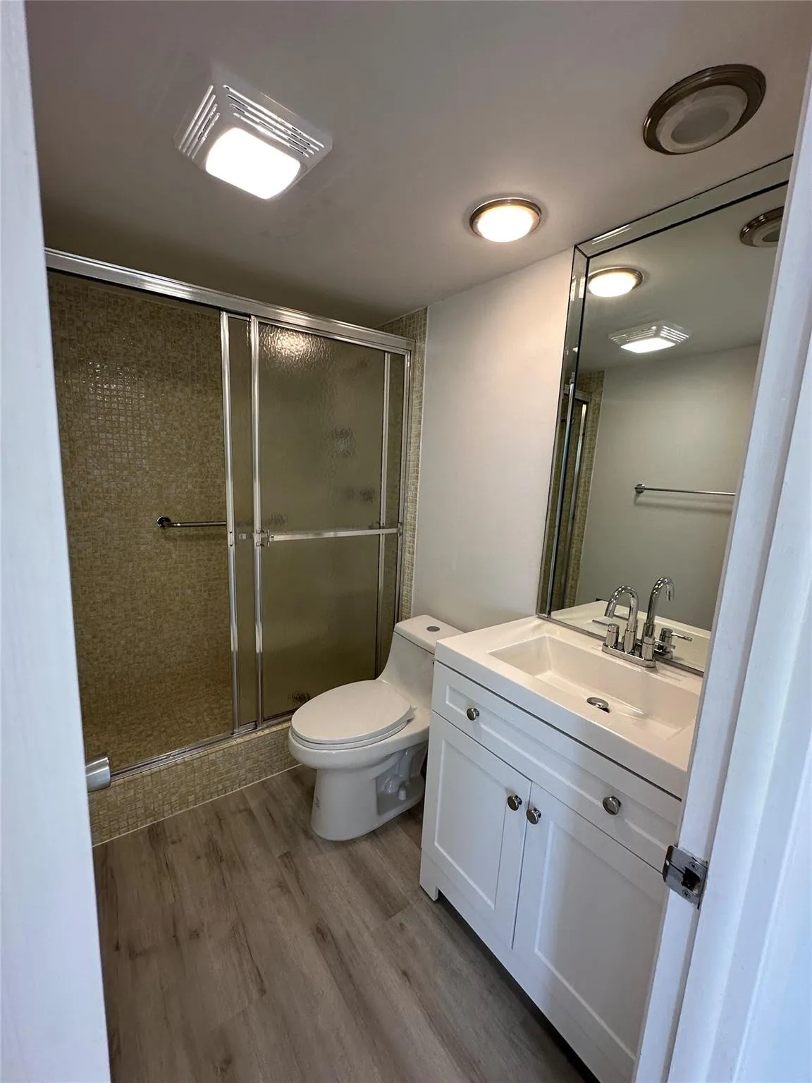 2nd bathroom