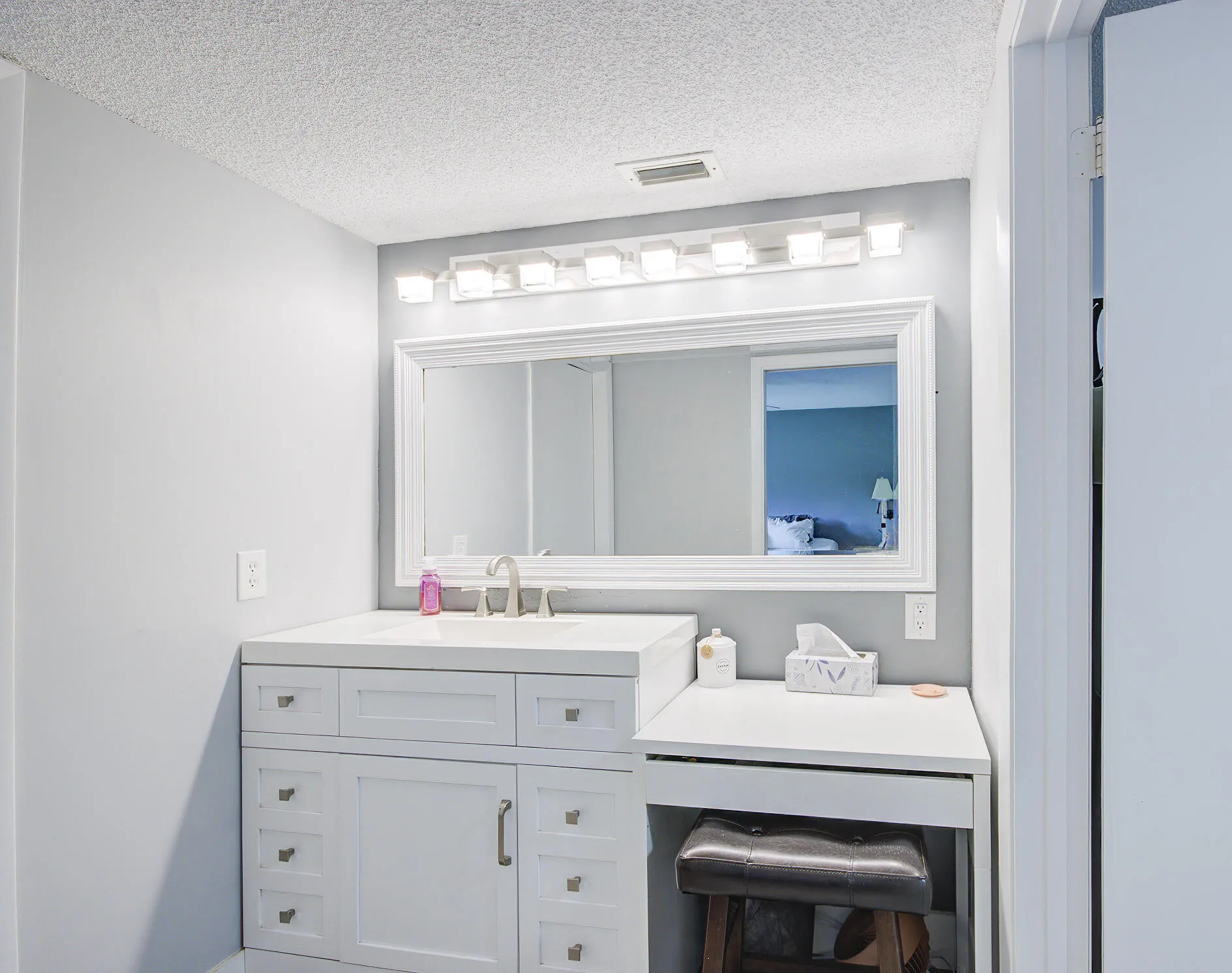 MASTER BATH 1