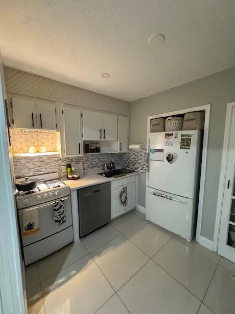 410 unit 1- kitchen