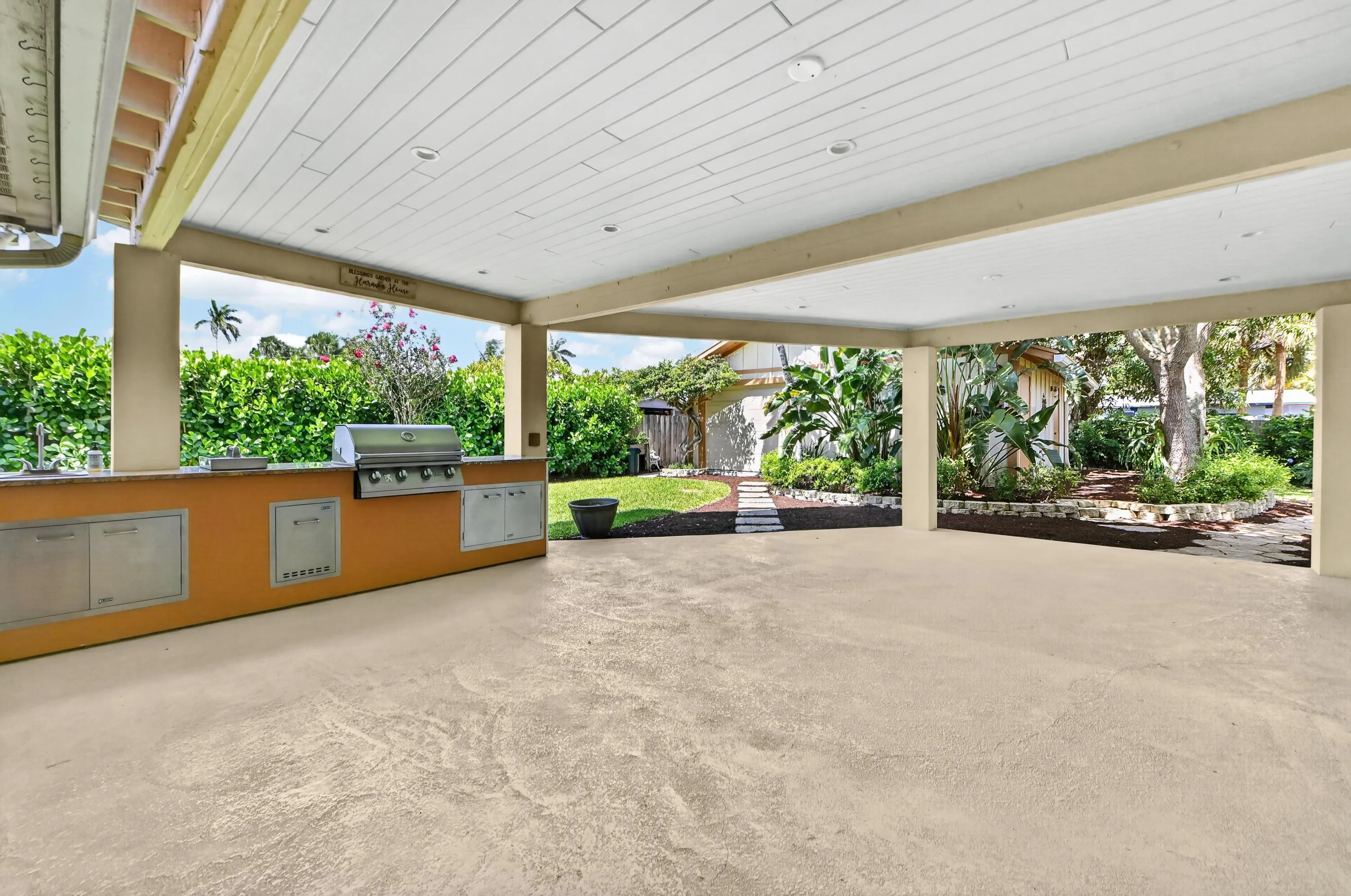 29 outdoor kitchen 02
