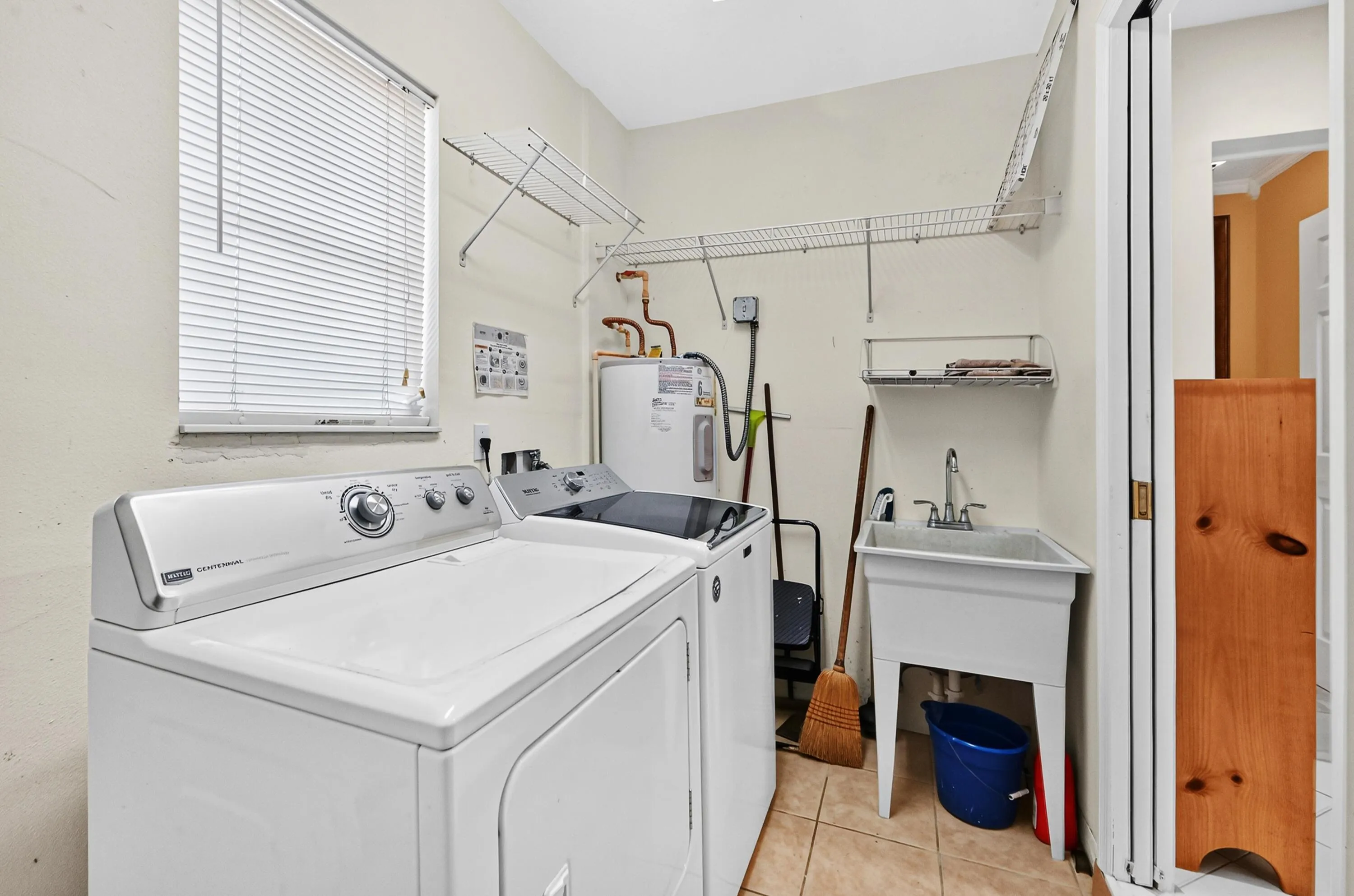 19 Laundry room 01