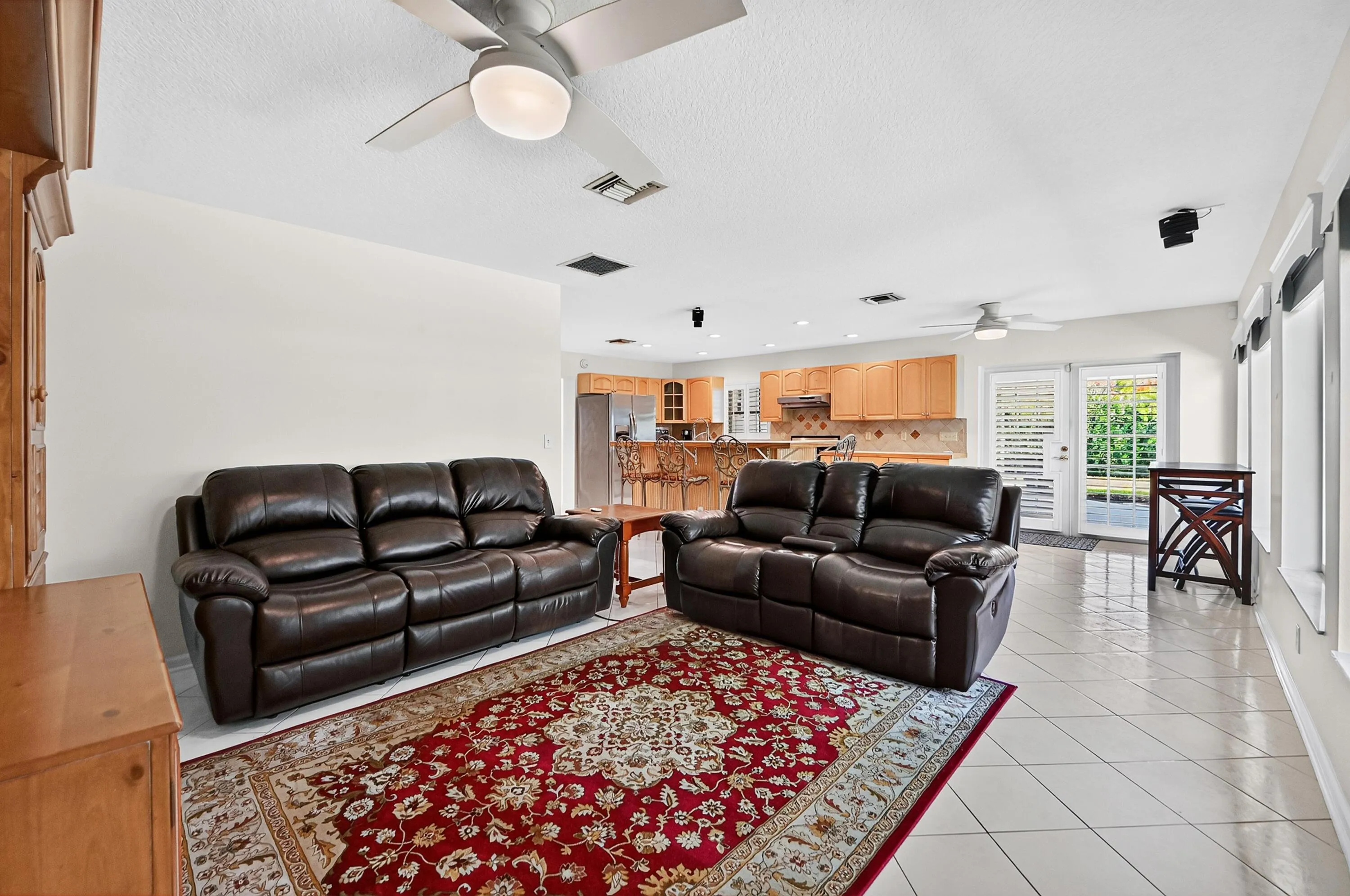 16 Family room 03