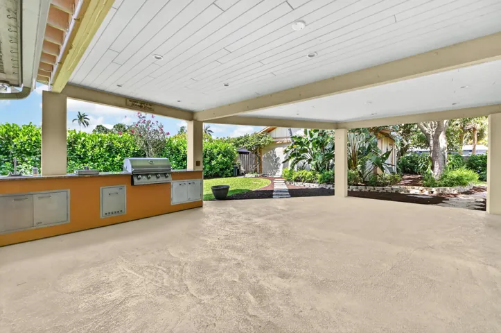 29 outdoor kitchen 02