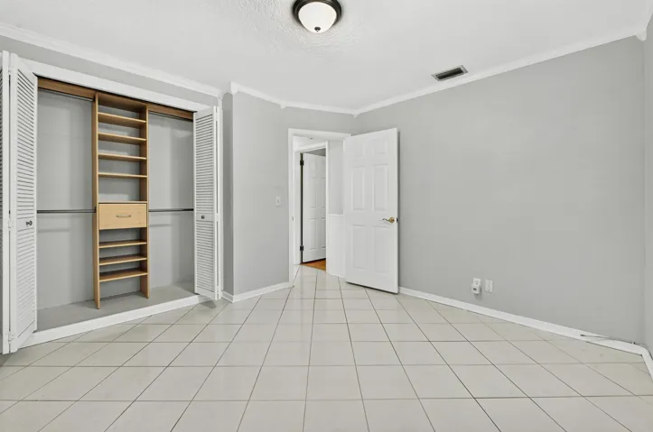 26 Bedroom 02