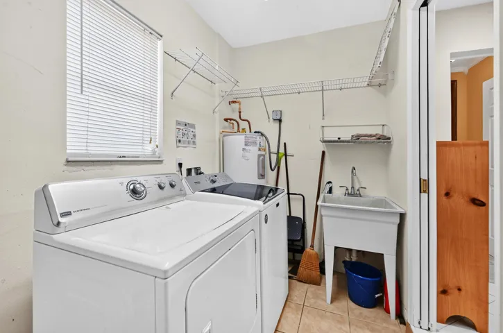 19 Laundry room 01
