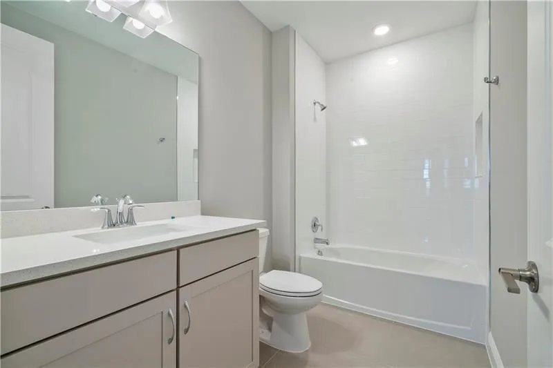 #11 Secondary Bath