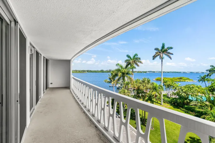 Huge Balcony & View