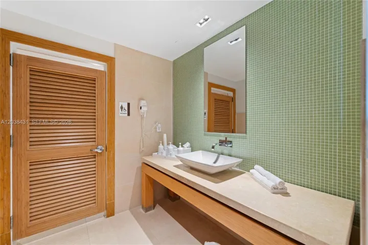 Photo 79