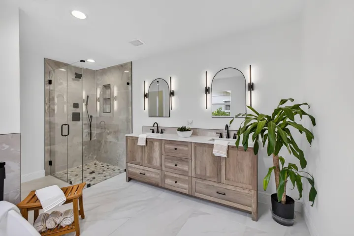 1st Floor Primary Bathroom