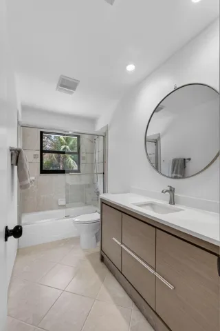 Upstairs Bathroom