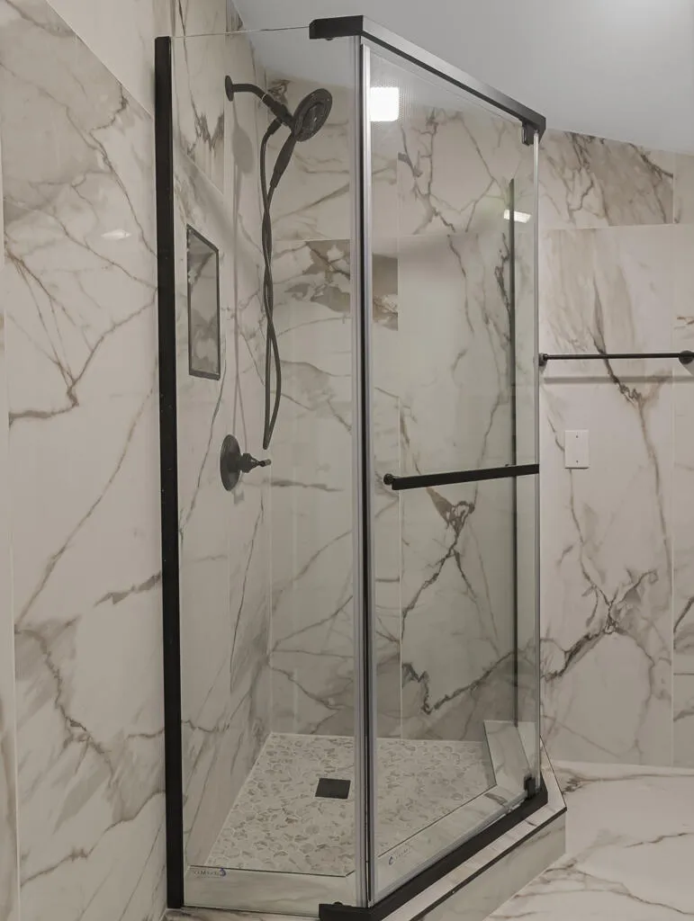 Ensuite Bathroom 1