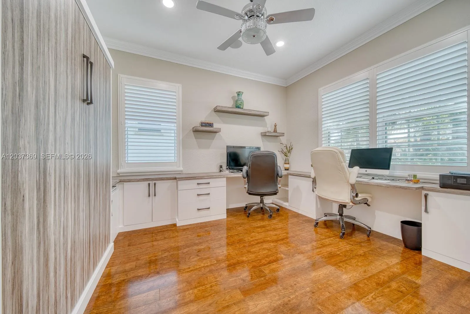office built in with murphy bed