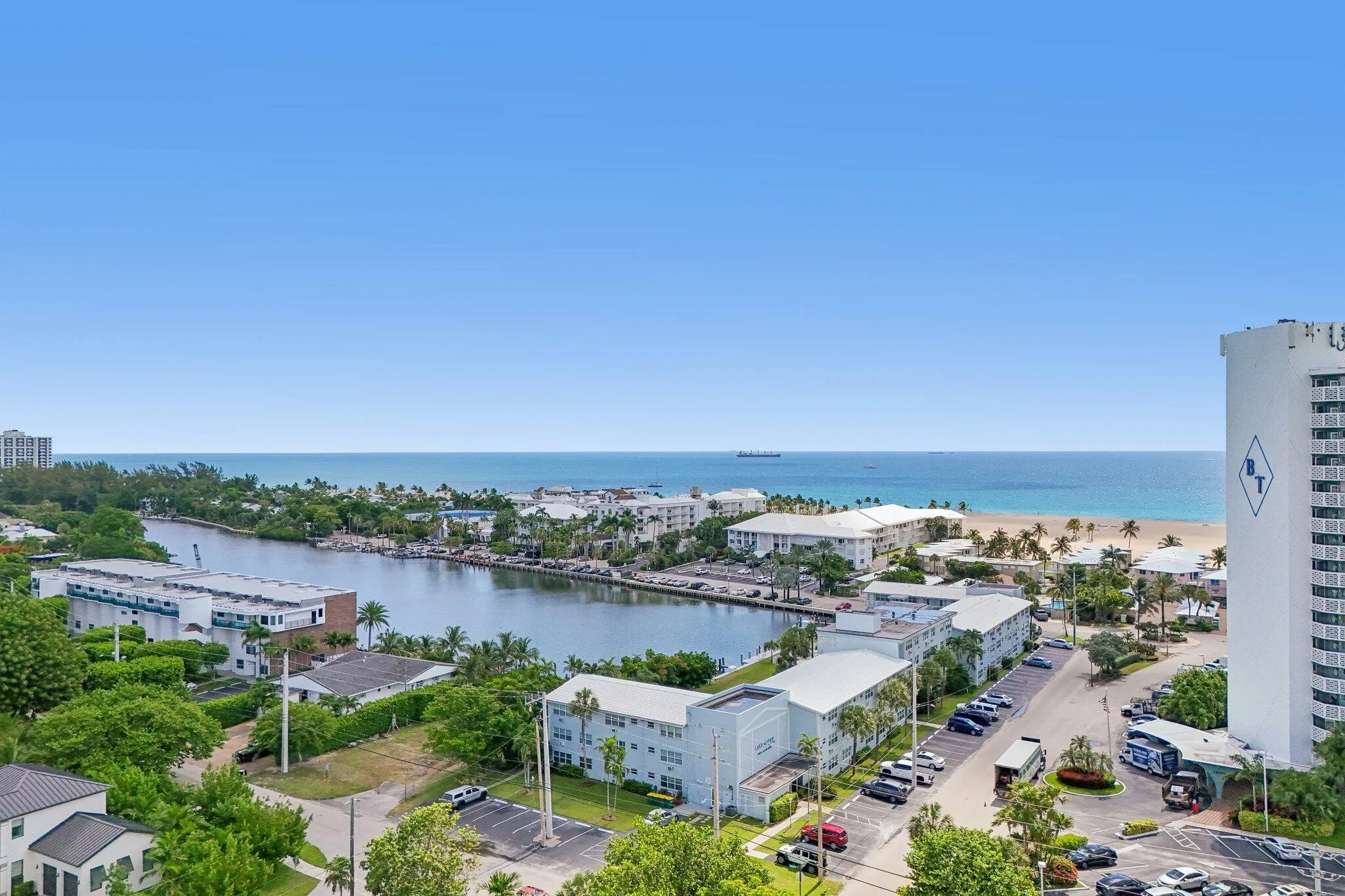 40-web-or-mls-S Ocean Dr 111-S1706-040