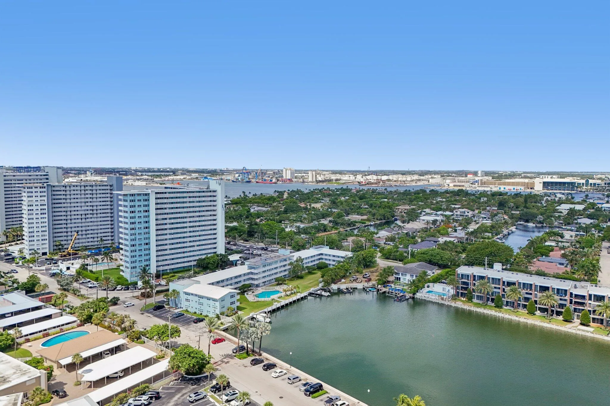 36-web-or-mls-S Ocean Dr 111-S1706-036