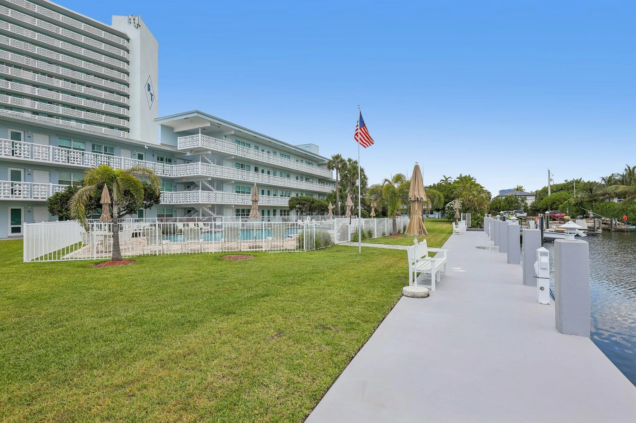 5-web-or-mls-S Ocean Dr 111-S1706-005