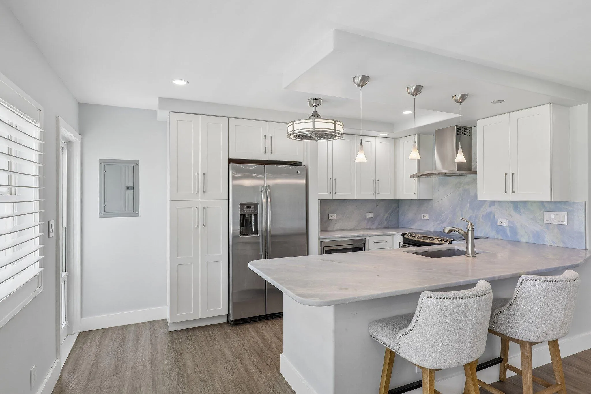 17-web-or-mls-S Ocean Dr 111-S1706-017