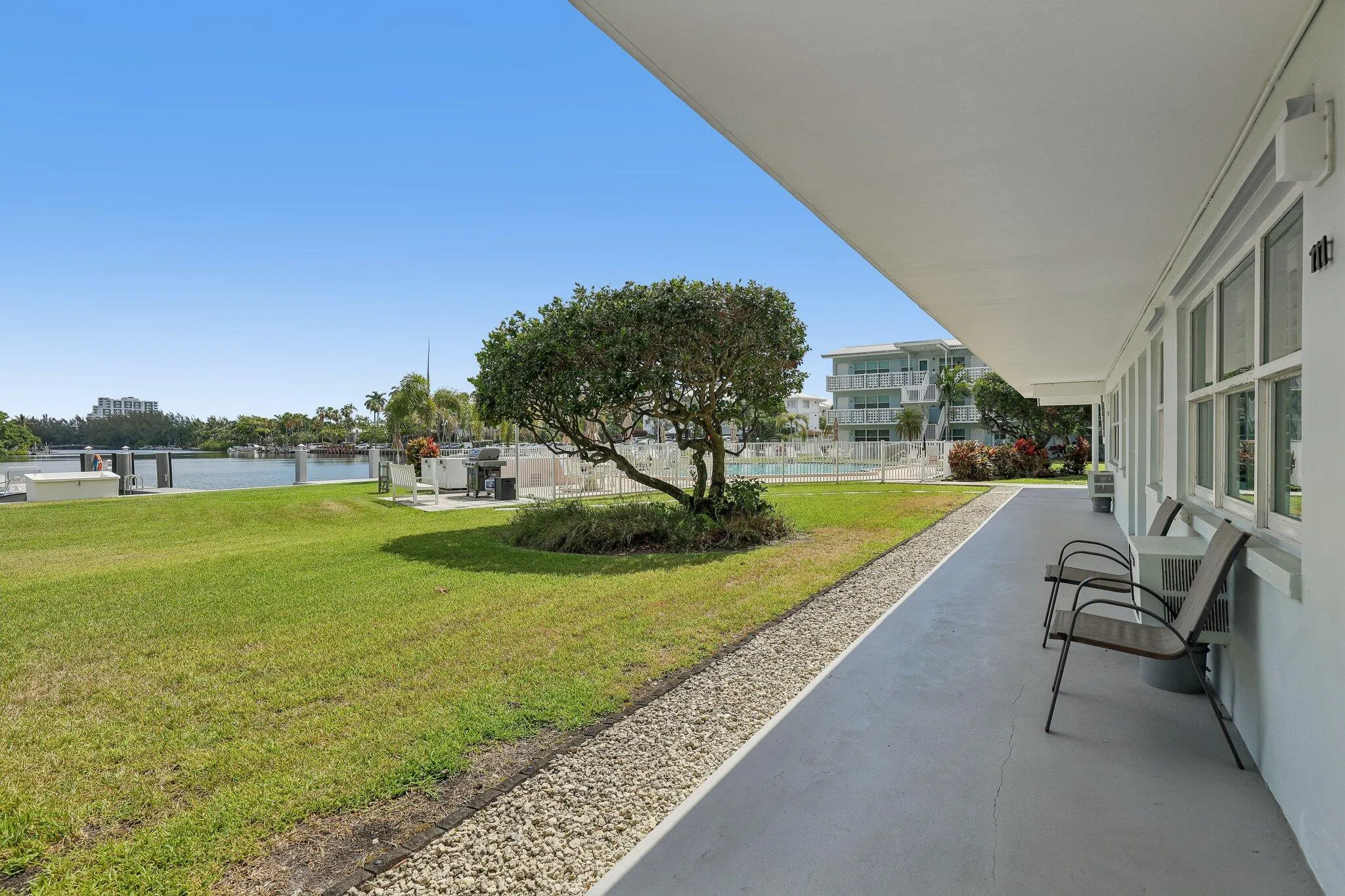 8-web-or-mls-S Ocean Dr 111-S1706-008