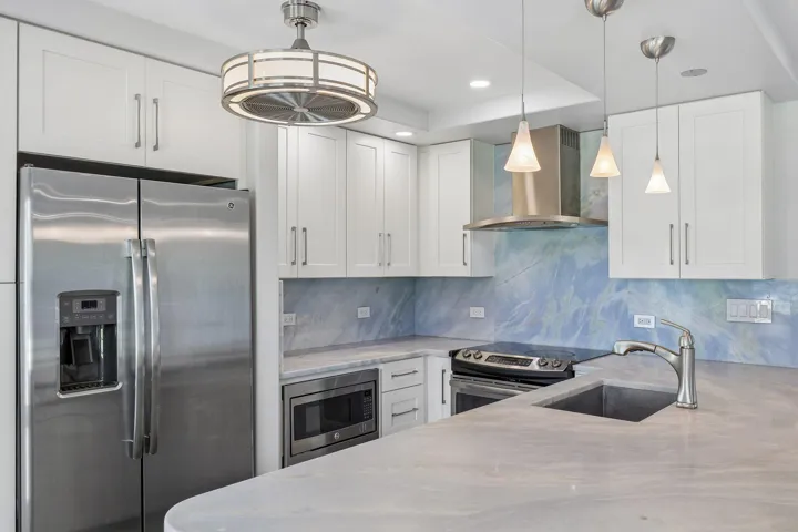 18-web-or-mls-S Ocean Dr 111-S1706-018