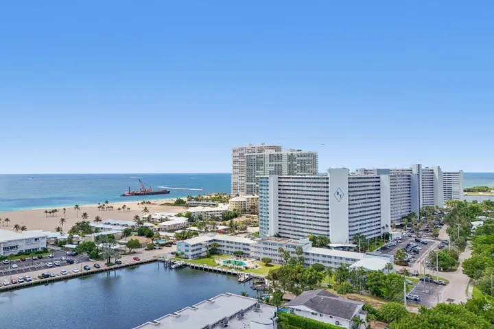 39-web-or-mls-S Ocean Dr 111-S1706-039