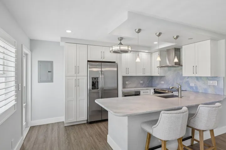 17-web-or-mls-S Ocean Dr 111-S1706-017