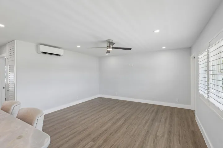 15-web-or-mls-S Ocean Dr 111-S1706-015