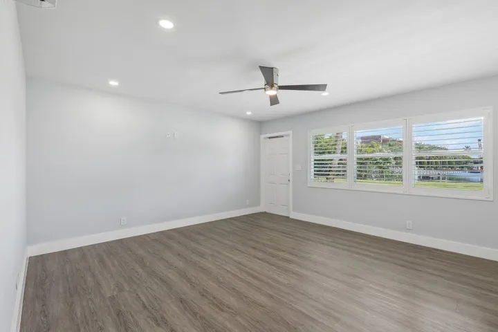 13-web-or-mls-S Ocean Dr 111-S1706-013