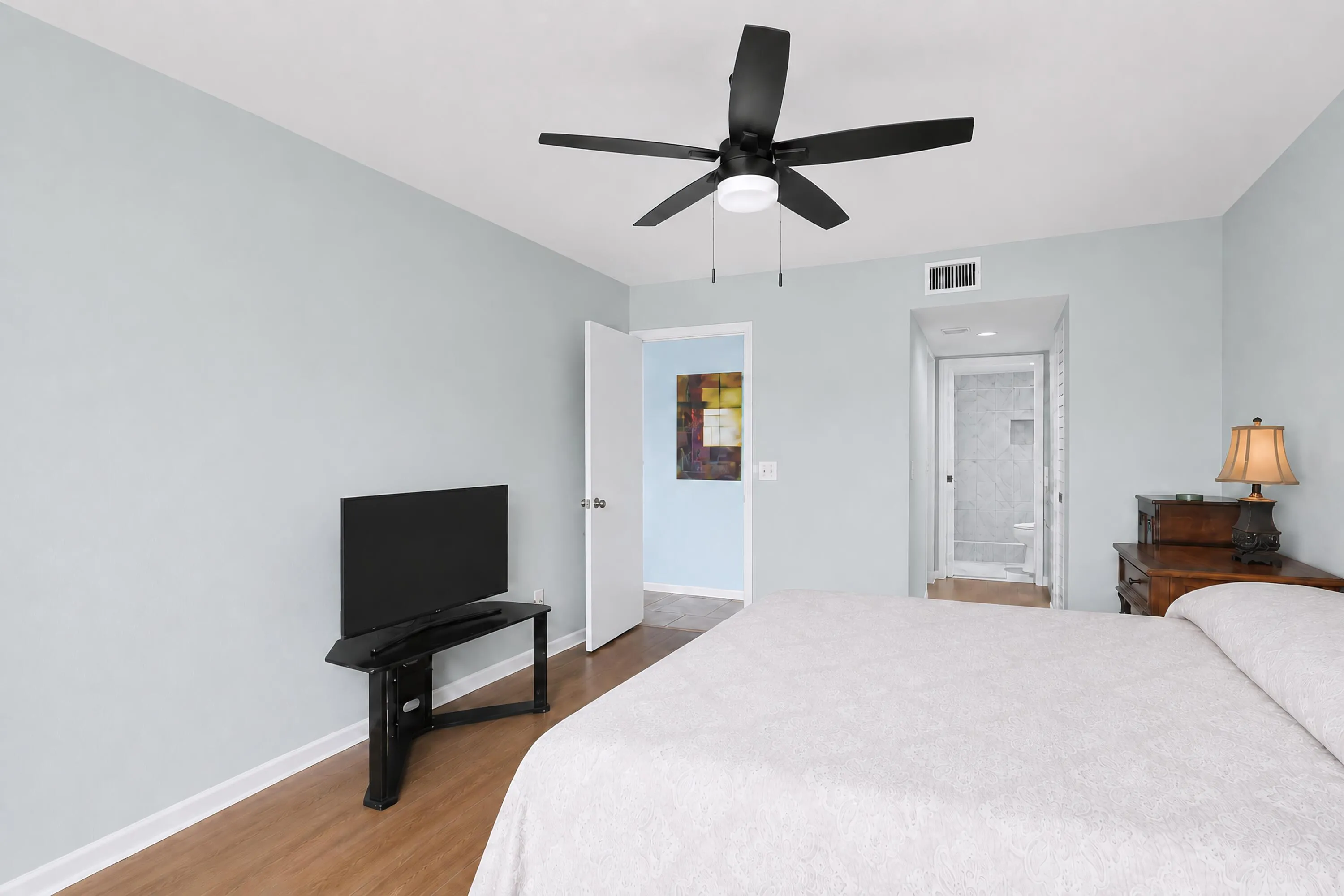 Primary Suite w/ Lake View
