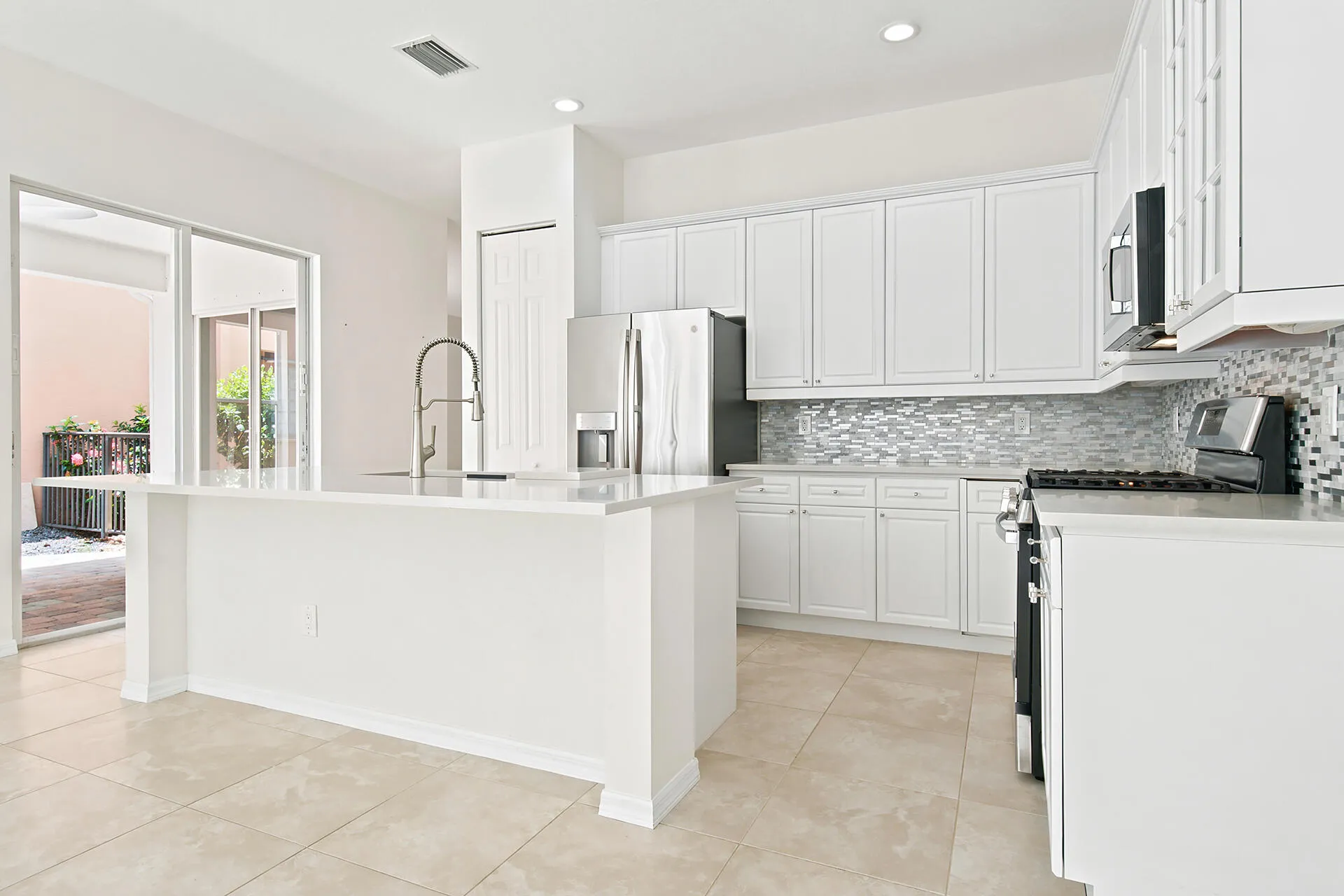 207-ISLE-VERDE-WAY-33418-025