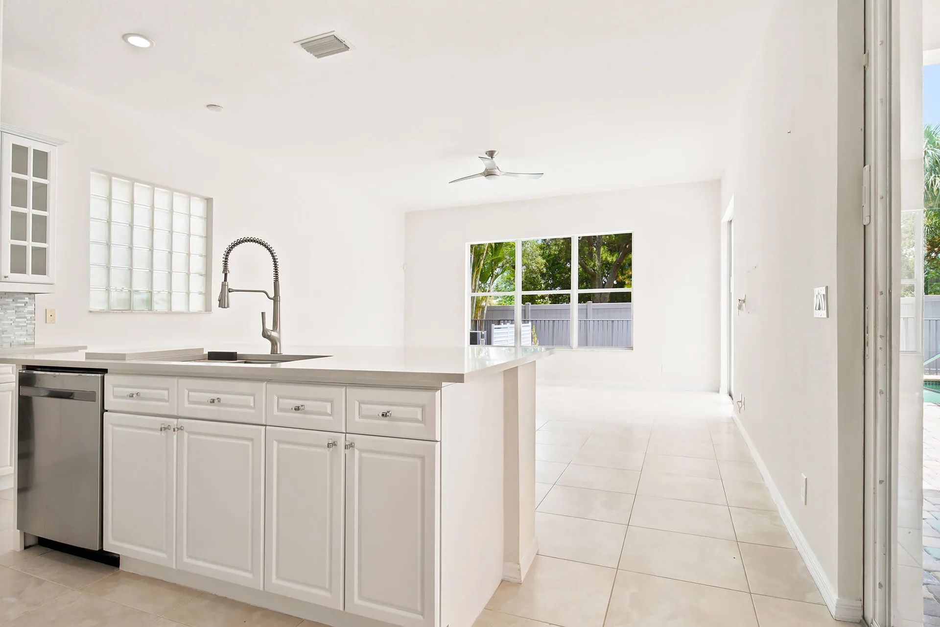 207-ISLE-VERDE-WAY-33418-022